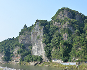 青の洞門